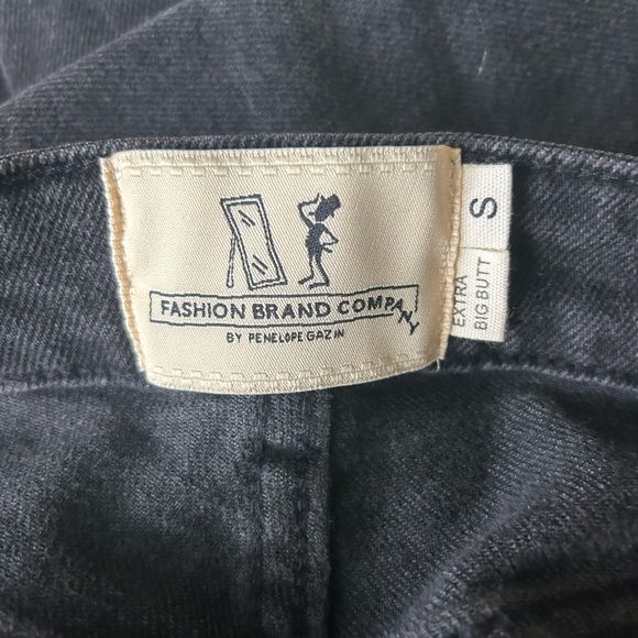 Fashion Brand Company Extra Big Butt Jeans - Picture 3 of 5